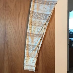 LuLaRoe TC Pastel Geometric Legging